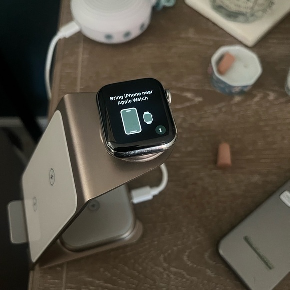 Apple Watch Series 6 in Silver - Picture 9 of 11